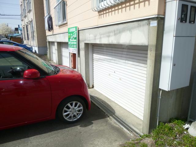 駐車場　駐車場
