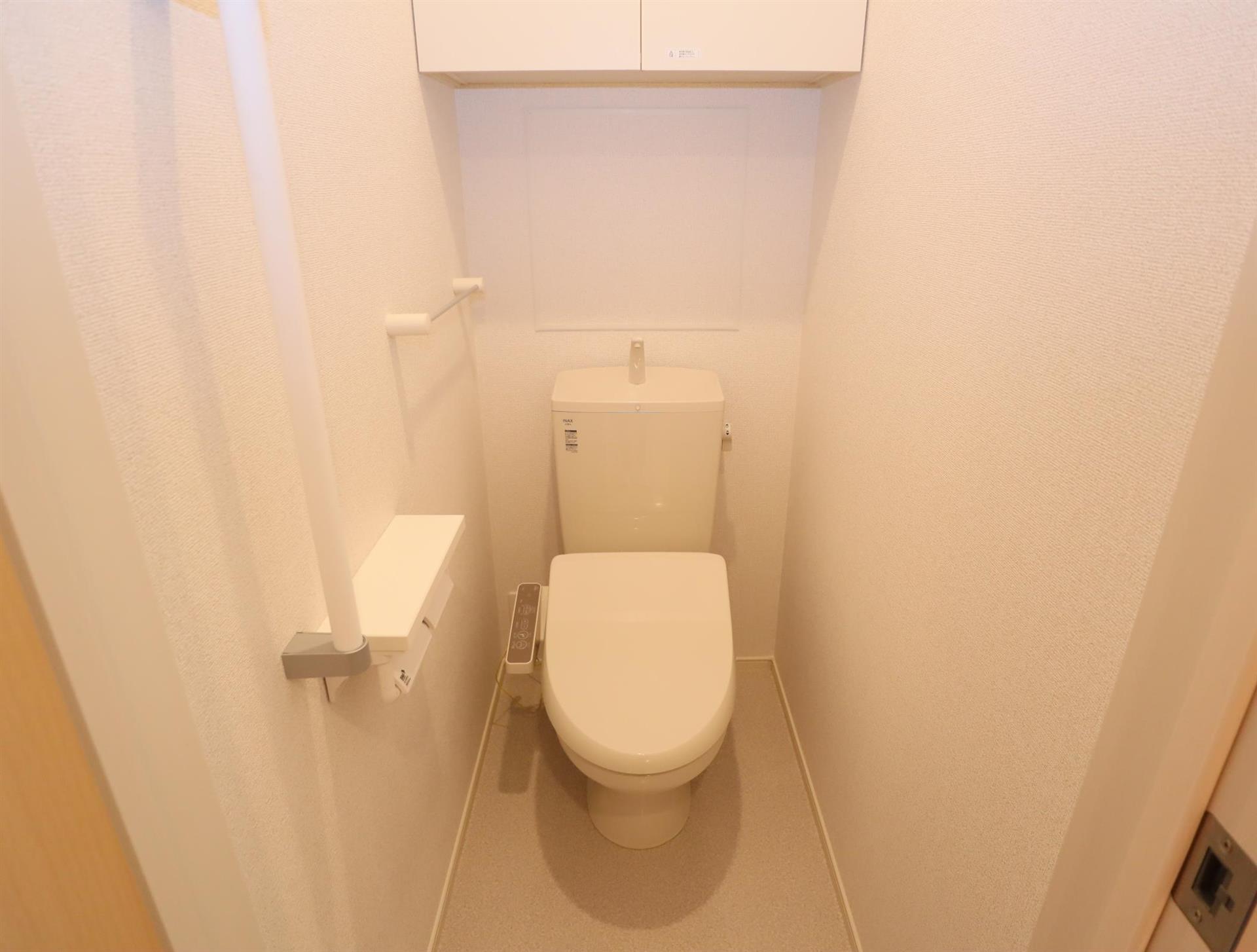 トイレ　温水洗浄暖房便座