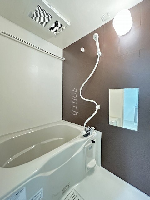 バス・シャワールーム　浴室乾燥機付きのお風呂