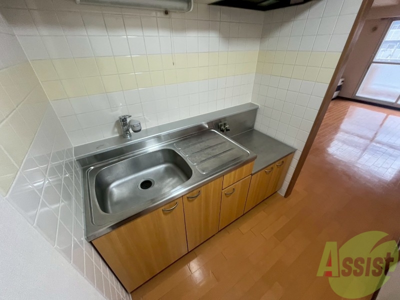 キッチン　ガスキッチンです。２口コンロが設置できます。