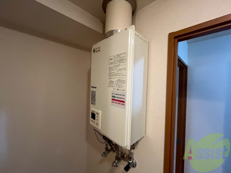 その他設備　給湯器は簡単操作で温度調整ができますよ。