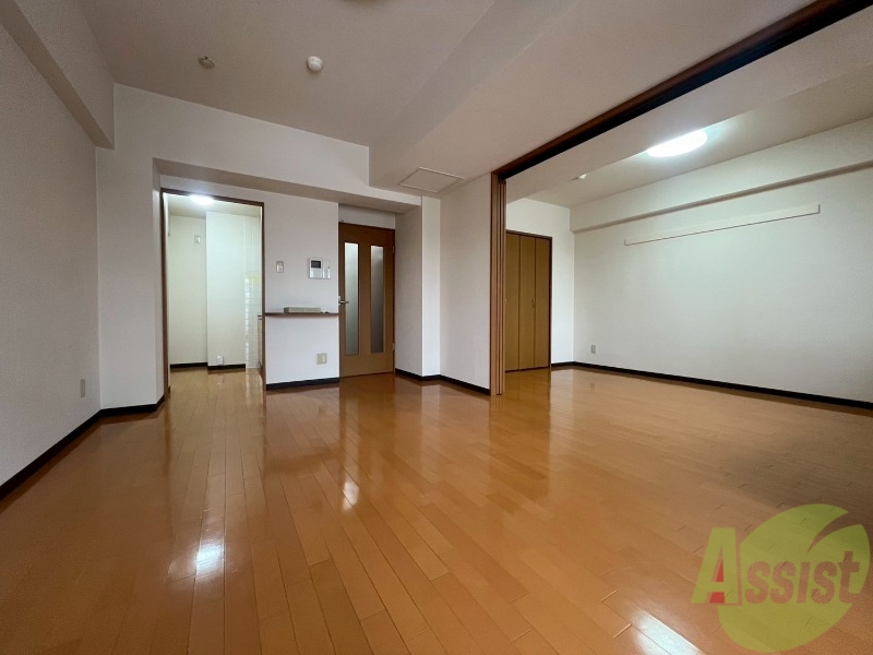 居室・リビング　広くてきれいなリビングです！快適に過ごせそうですね。