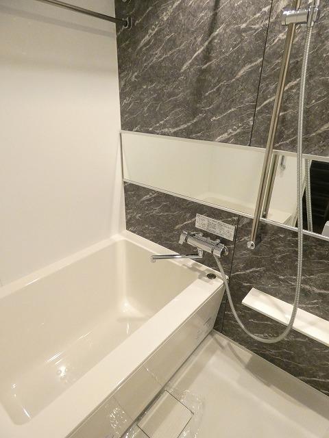 バス・シャワールーム　バスルーム