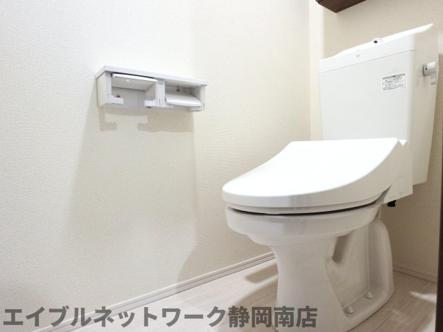 トイレ　トイレもきれいです