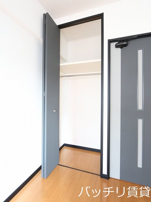 収納　写真は別号室の為、現状優先になります。