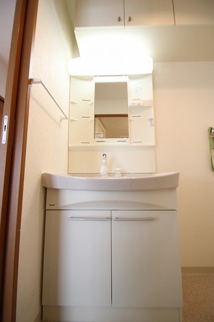 洗面設備　同物件別号室の写真です。