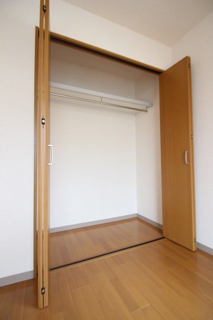 収納　同物件別号室の写真です。