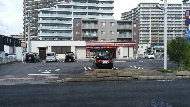 コンビニ　サークルK 南草津野路町店（コンビニ）まで245m