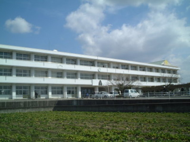 中学校　岩出市立岩出第二中学校（中学校）まで1917m