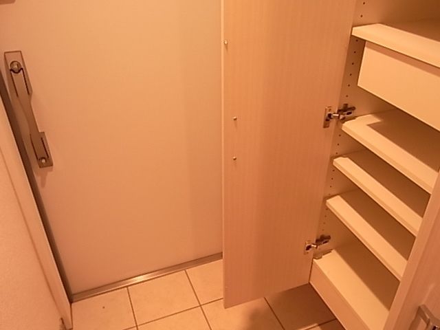 玄関　★お問い合わせはタウンハウジングまで★