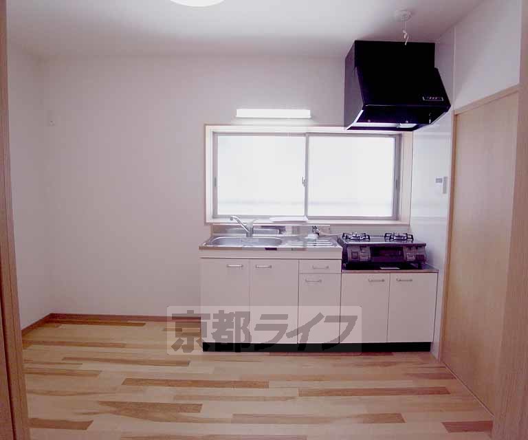 キッチン　窓のある綺麗なキッチン