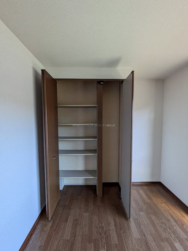 収納　※別室参考写真になります。