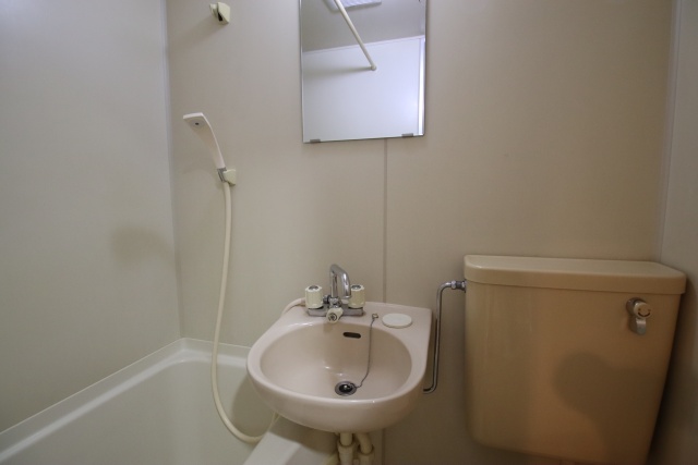 洗面設備　※別号室のお写真のため現況優先