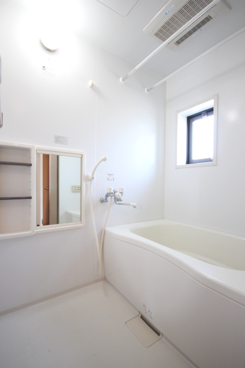 バス・シャワールーム　追い炊き付き浴室です！