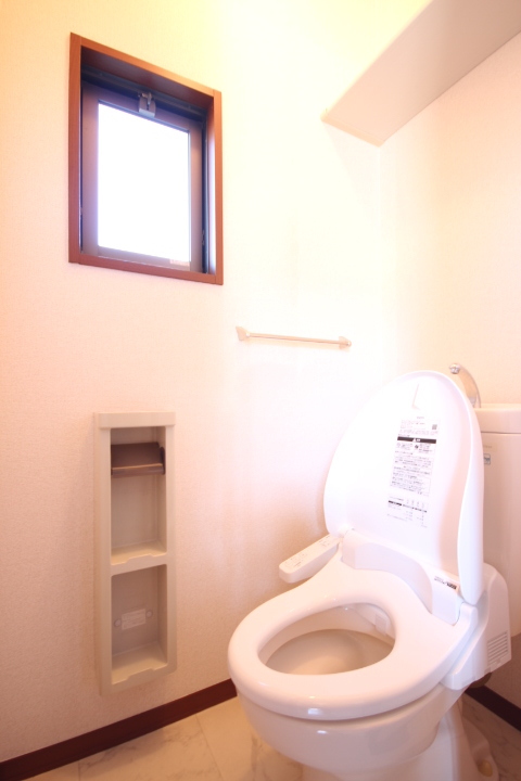 トイレ　温水洗浄便座です！