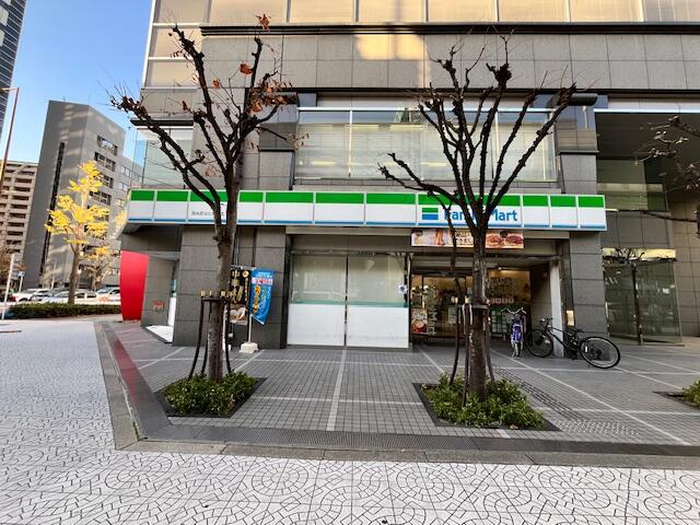 コンビニ　ファミリーマート 西本町なにわ筋店（コンビニ）まで359m
