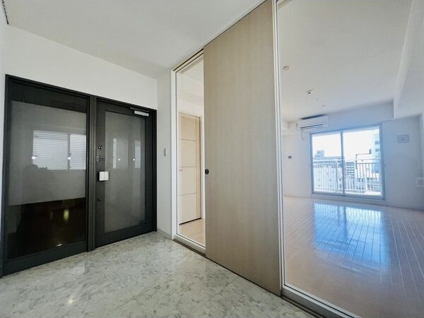 玄関　写真はイメージです。詳細は弊社にて内見をお願い致します！