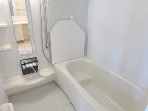 バス・シャワールーム　ゆったり一坪風呂