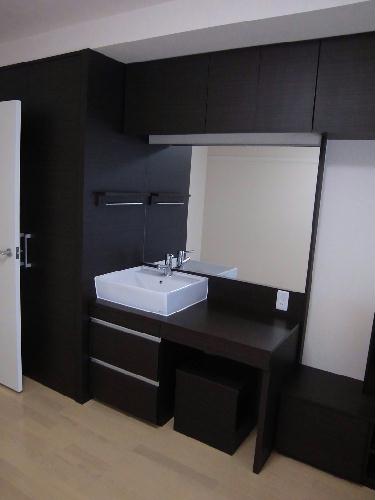 洗面設備　綺麗な洗面台付き