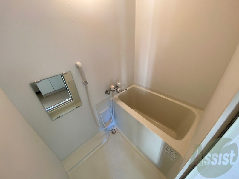 バス・シャワールーム　疲れを癒すには湯船でゆっくりするのが良いですよ。