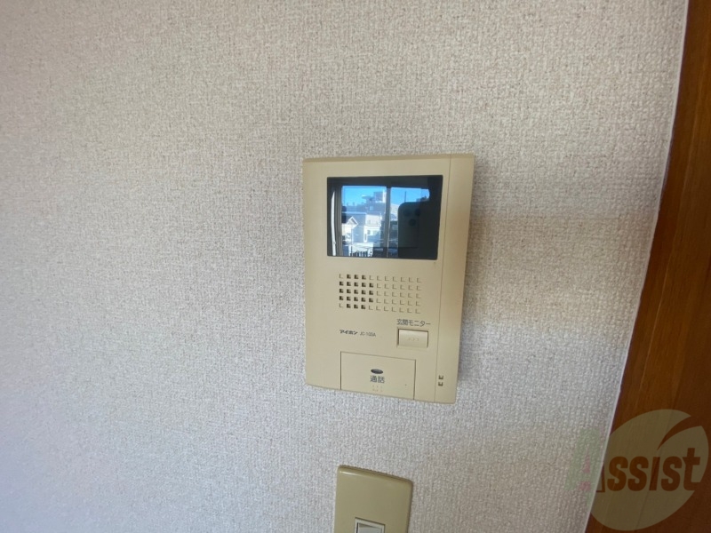 セキュリティ　ＴＶモニター付インターホンです。来客者の顔が見えるので安心！