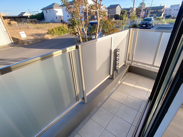 バルコニー　※同建物の別のお部屋の写真です