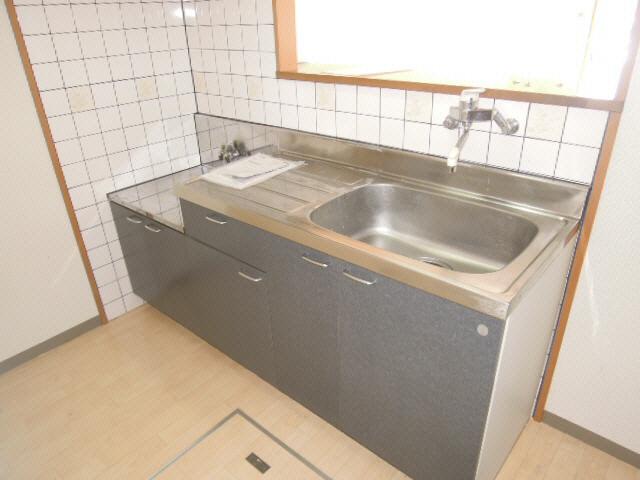 キッチン　他号室の写真になります。