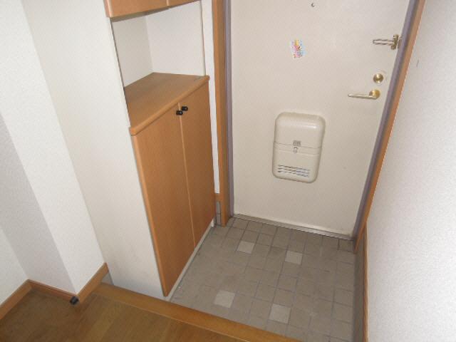 玄関　他号室の写真になります。