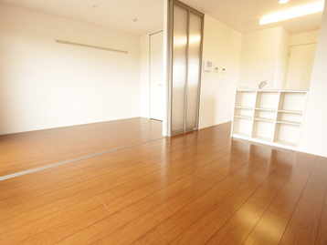 居室・リビング　仕切りを開けて使えば広く使えます！