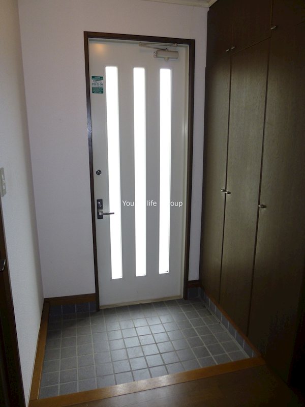 玄関　※別部屋参照写真