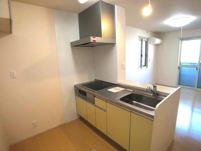 キッチン　同物件、反転タイプ