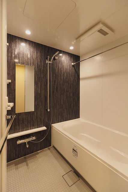 バス・シャワールーム　※写真は同タイプ住戸です。