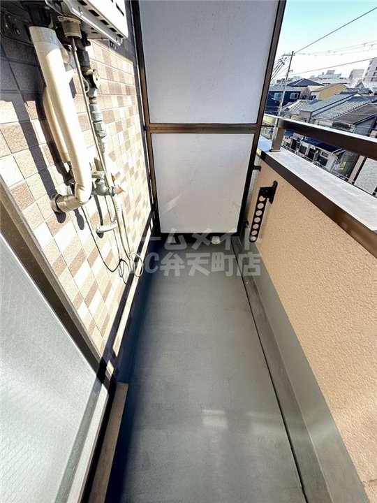 バルコニー　バルコニーからの眺めを楽しみながら食事をしませんか