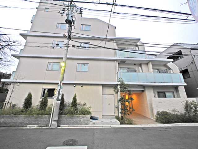 建物外観　都心への好アクセスと暮しやすさを兼備えた街、中野の高台に住ま