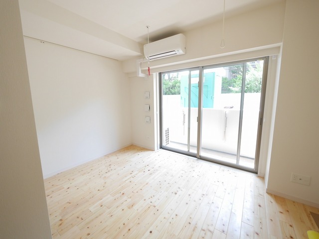 居室・リビング　明るい南向きのお部屋