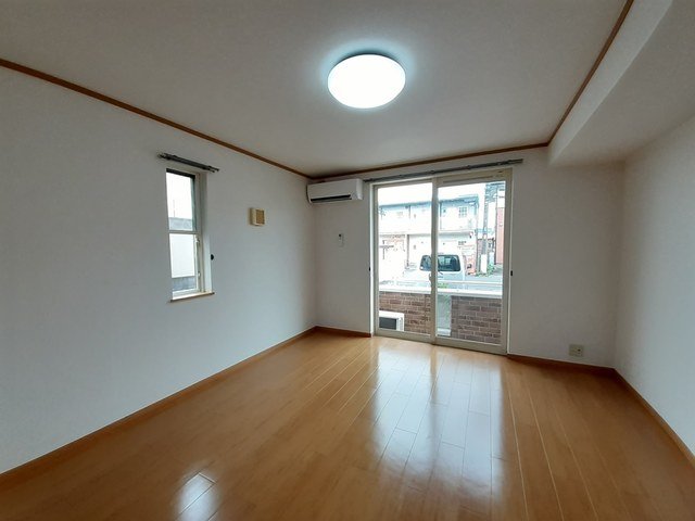 居室・リビング　使いやすい居間です