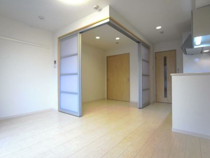 居室・リビング　（別タイプ参考写真）サンローヤル　豊島区西池袋4