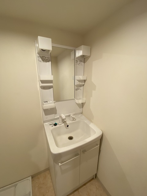 洗面設備　独立洗面台はマスト