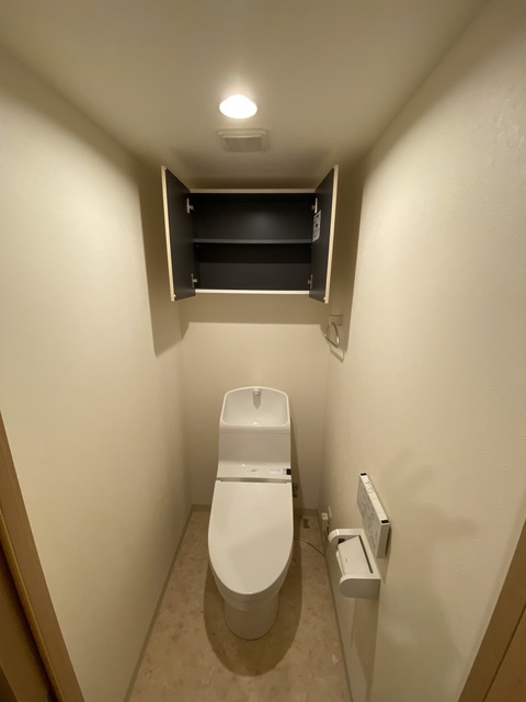 トイレ　癒しのシャワー付き空間