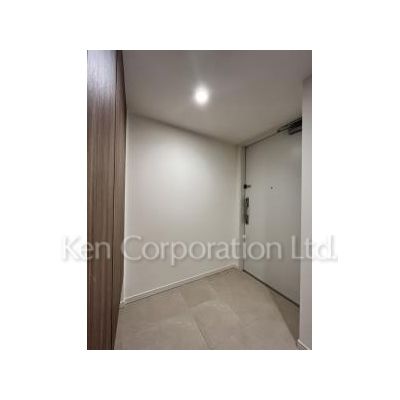 玄関　同タイプ4階のお部屋を撮影。仕様が異なることがあります。