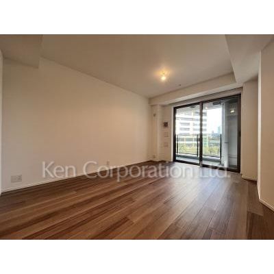 居室・リビング　同タイプ4階のお部屋を撮影。仕様が異なることがあります。