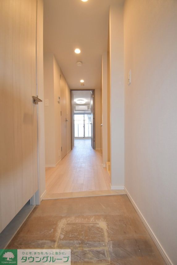 玄関　同建物内・同仕様