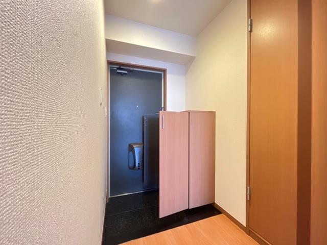 玄関　玄関　シューズボックス完備