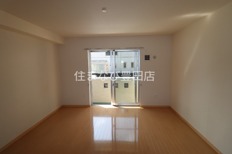 居室・リビング　同型別部屋写真