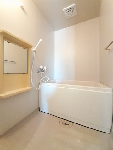 バス・シャワールーム　ゆったり過ごせるお風呂です