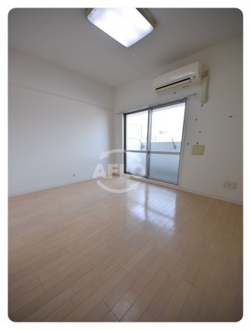 居室・リビング　SWISS天王寺II　洋室