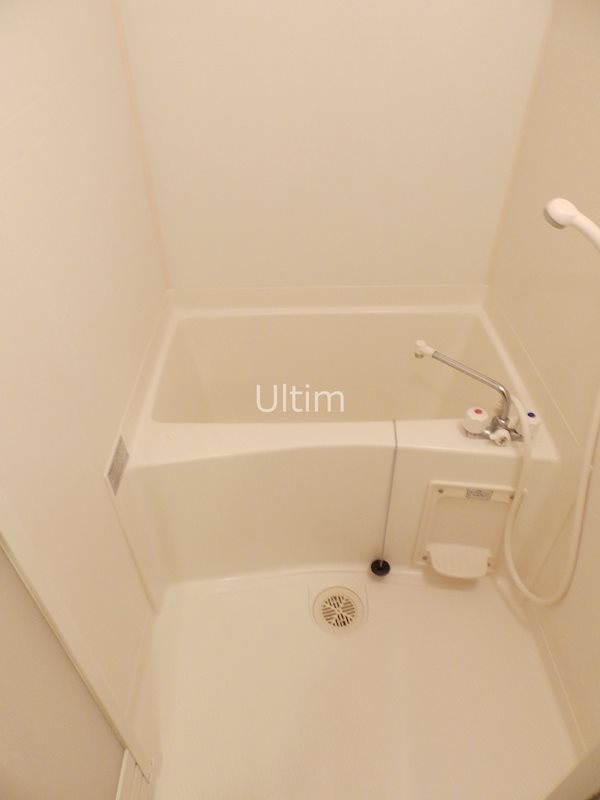 バス・シャワールーム　同マンション・別タイプのお部屋です