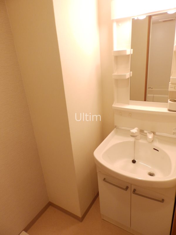 洗面設備　同マンション・別タイプのお部屋です