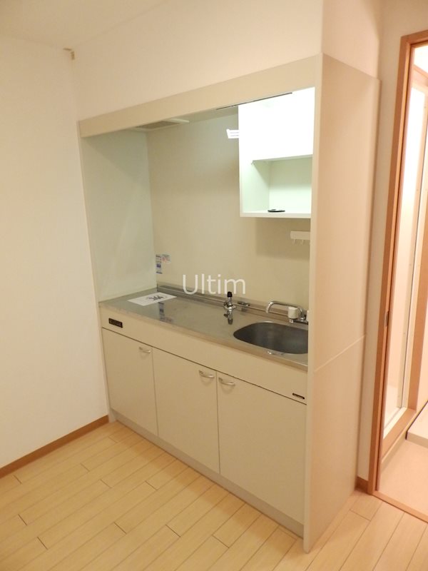 キッチン　同マンション・別タイプのお部屋です