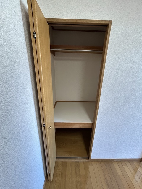 収納　洋室３帖収納